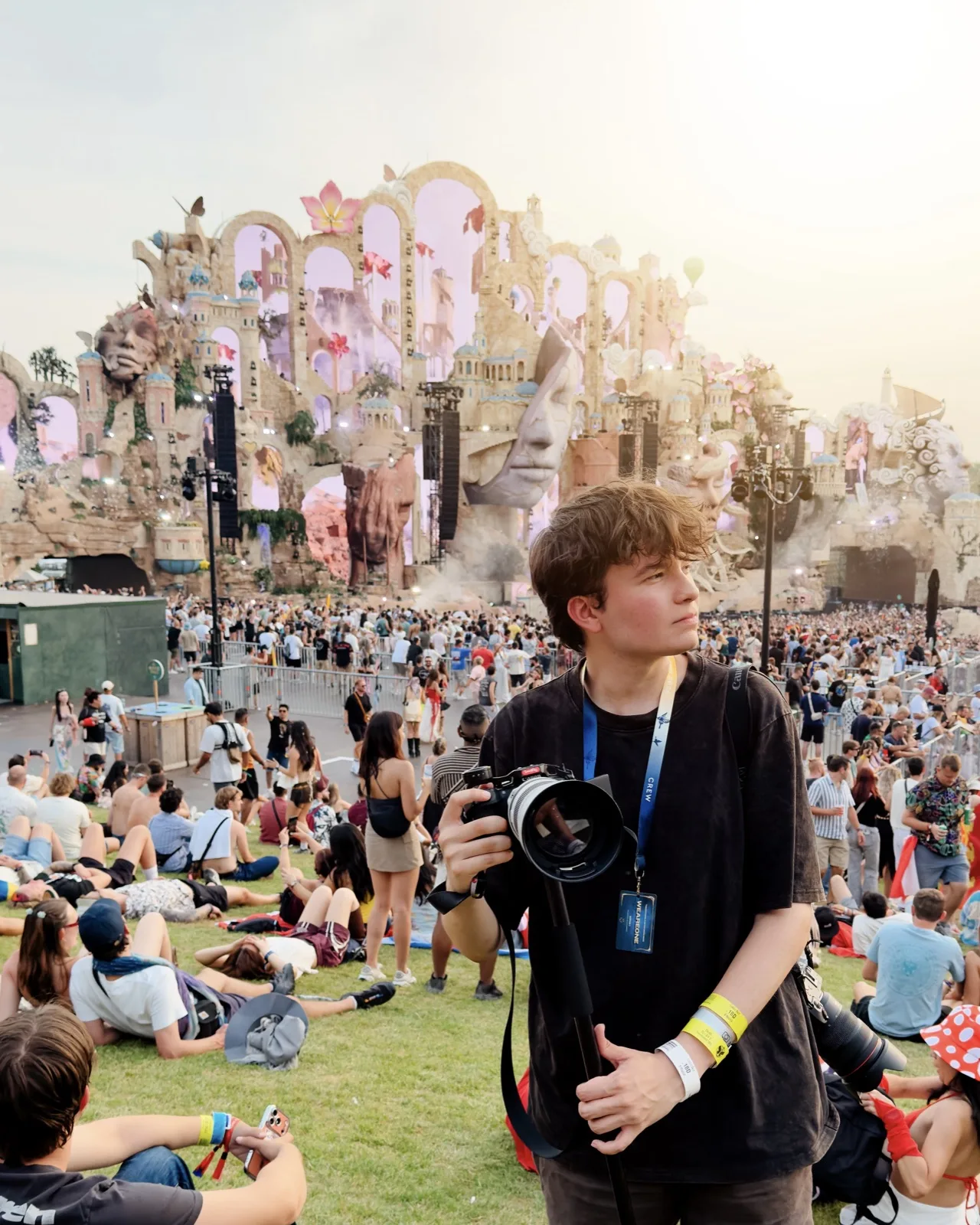 Ludovic Delot con su cámara en un festival