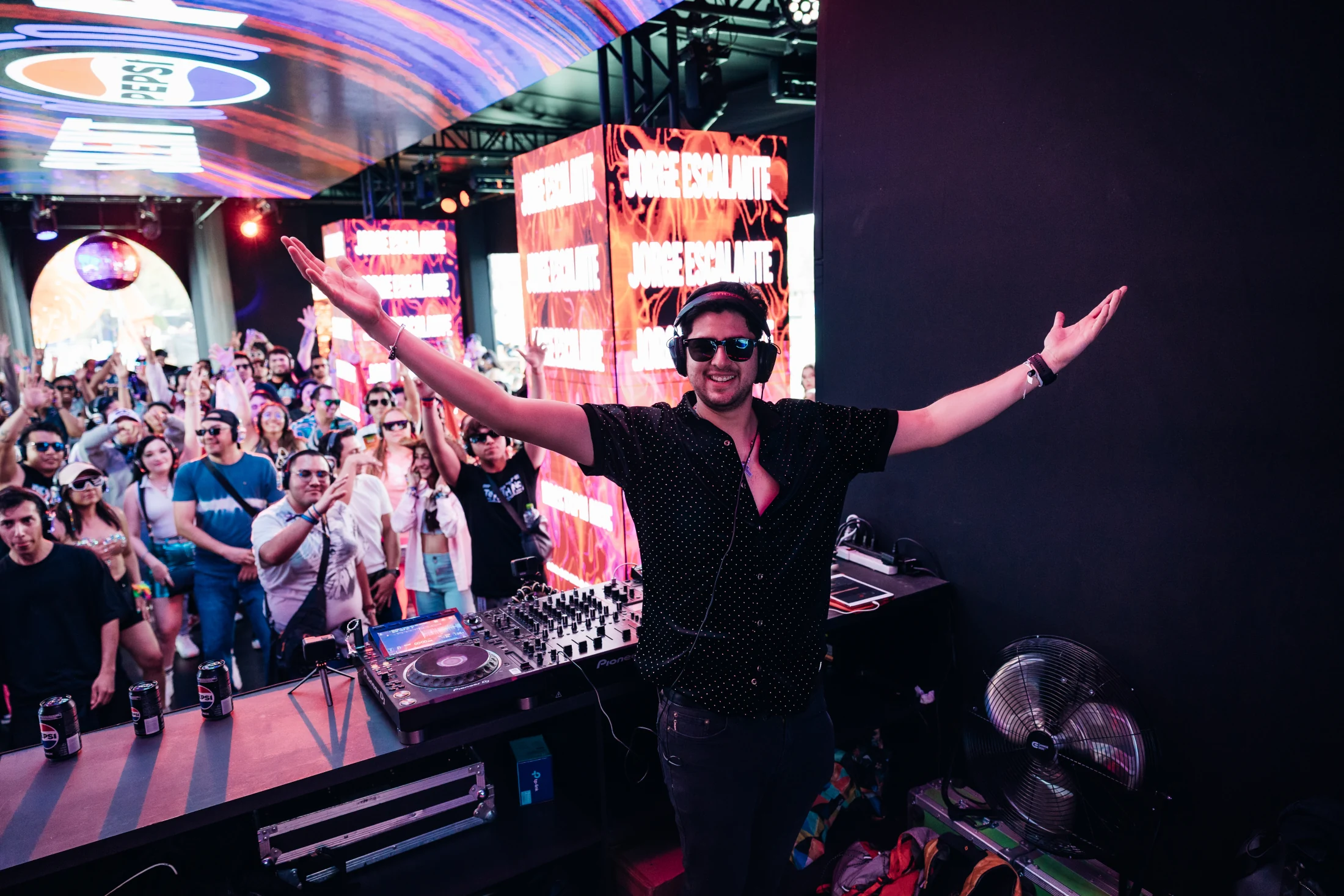 Jorge Escalante at EDC Mexico 2025, photographed by Ludovic Delot