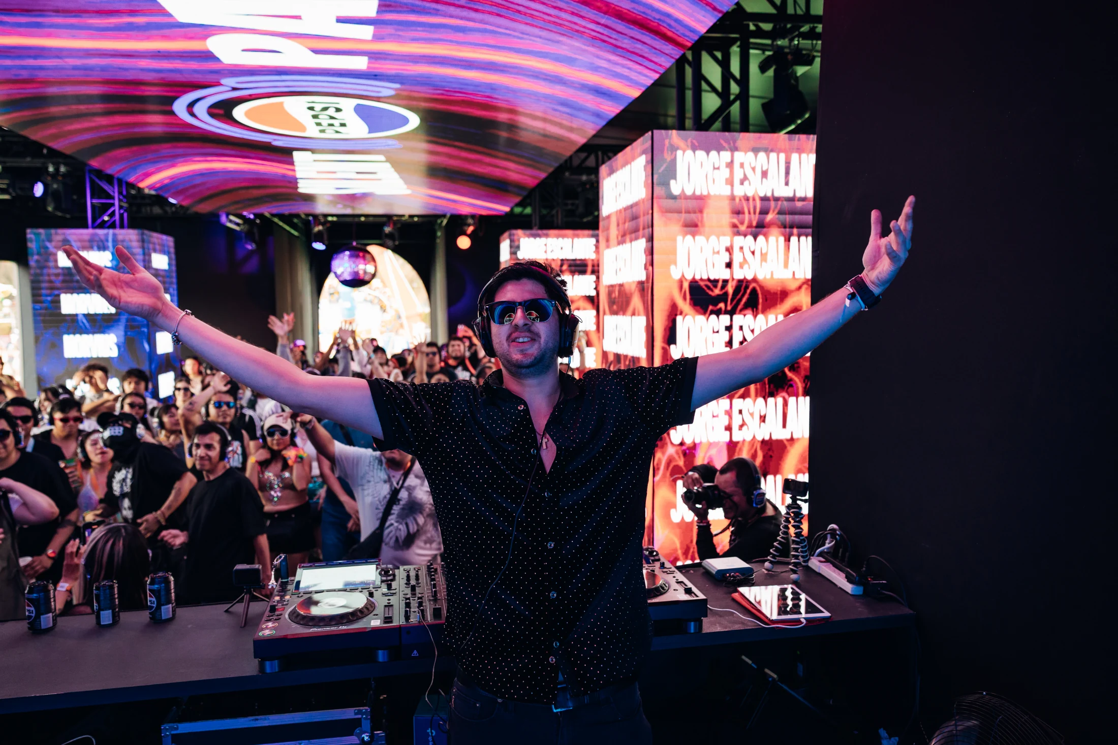 Jorge Escalante at EDC Mexico 2025, photographed by Ludovic Delot