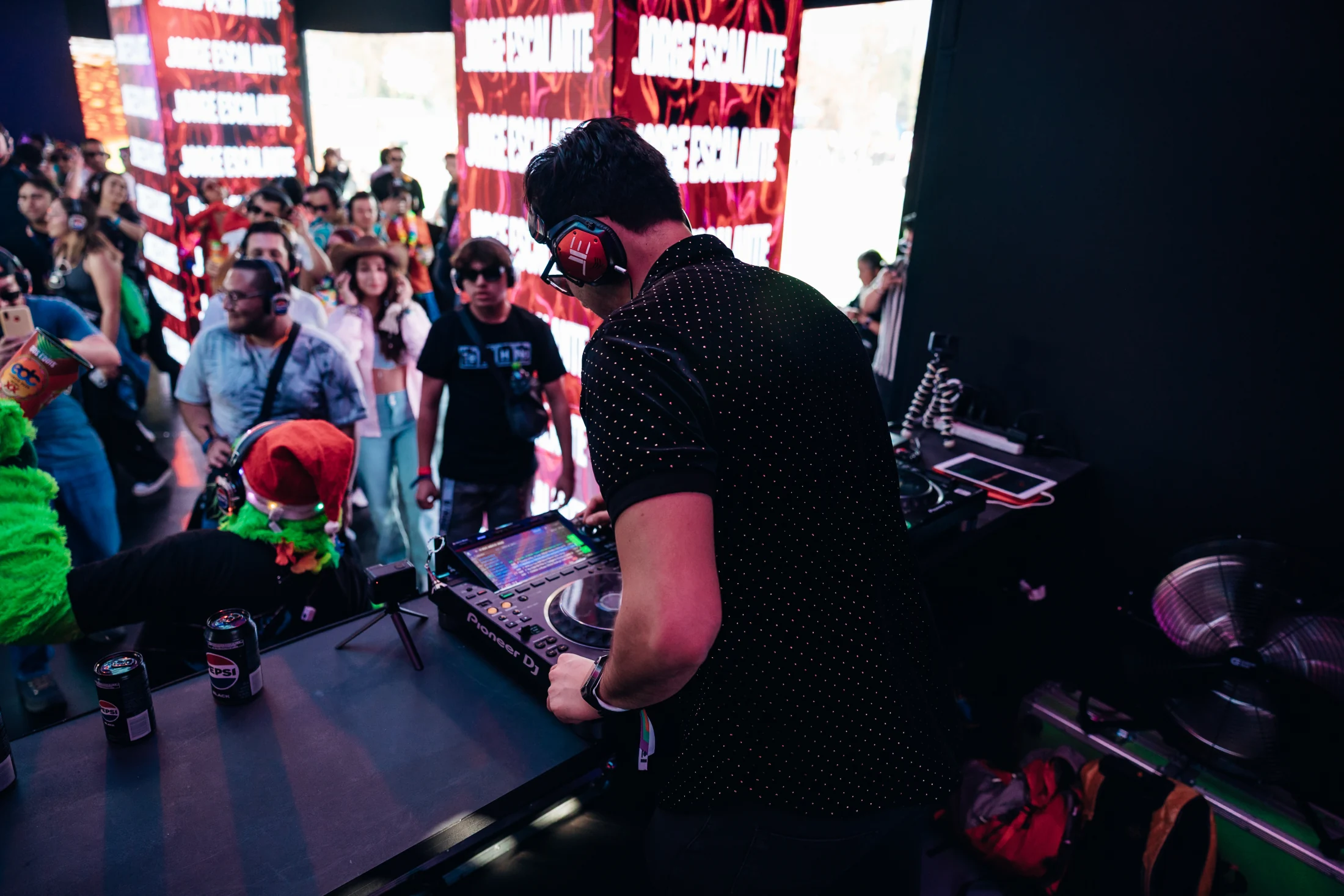 Jorge Escalante at EDC Mexico 2025, photographed by Ludovic Delot