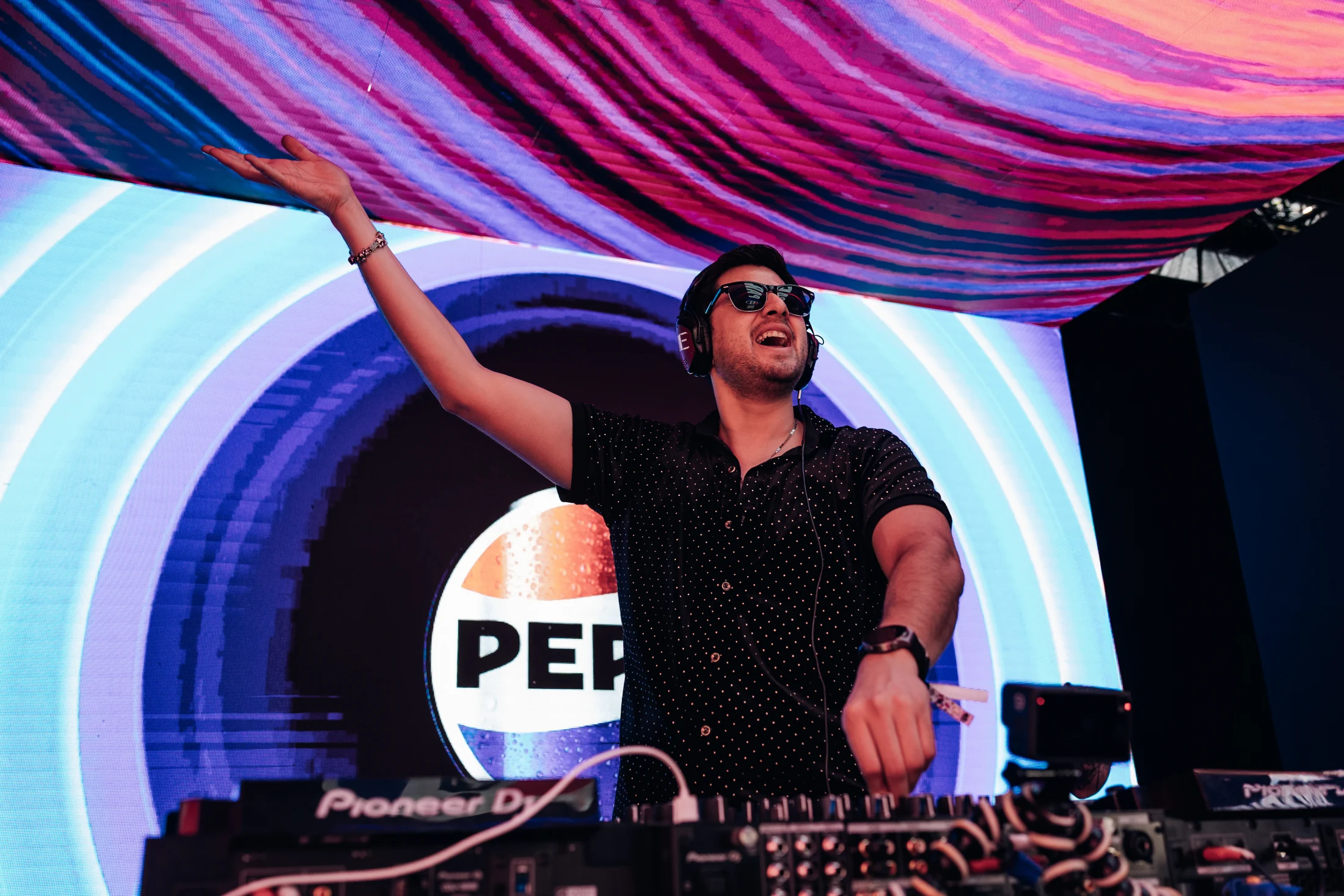 Jorge Escalante at EDC Mexico 2025, photographed by Ludovic Delot