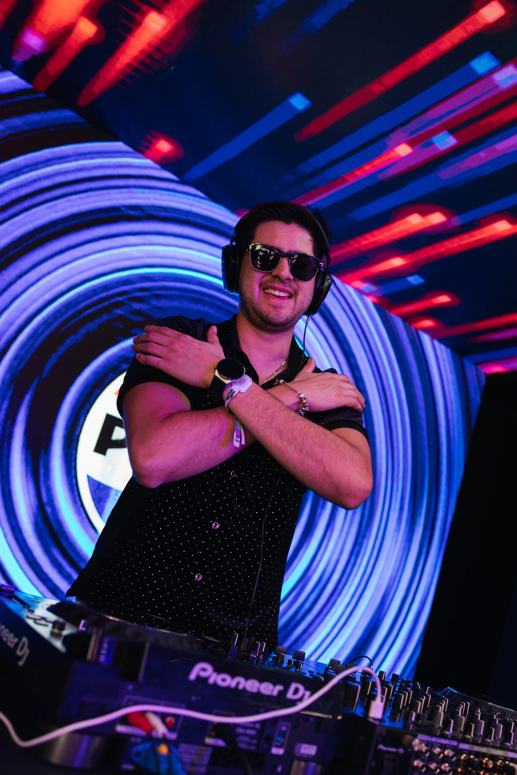 Jorge Escalante at EDC Mexico 2025, photographed by Ludovic Delot