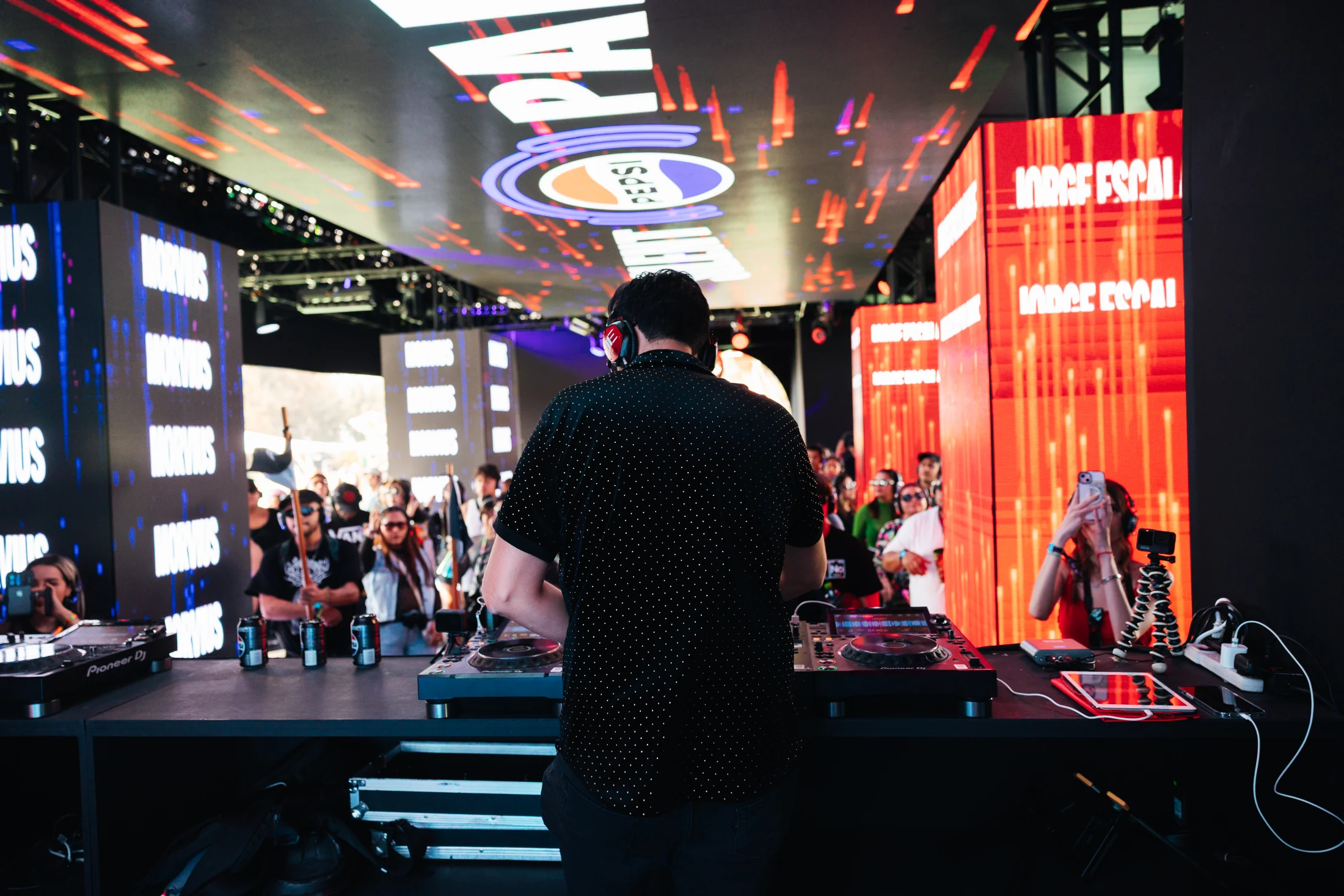 Jorge Escalante at EDC Mexico 2025, photographed by Ludovic Delot