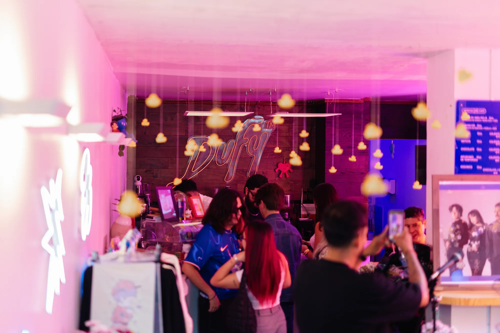 The room filling with people before the music, photographed by Ludovic Delot