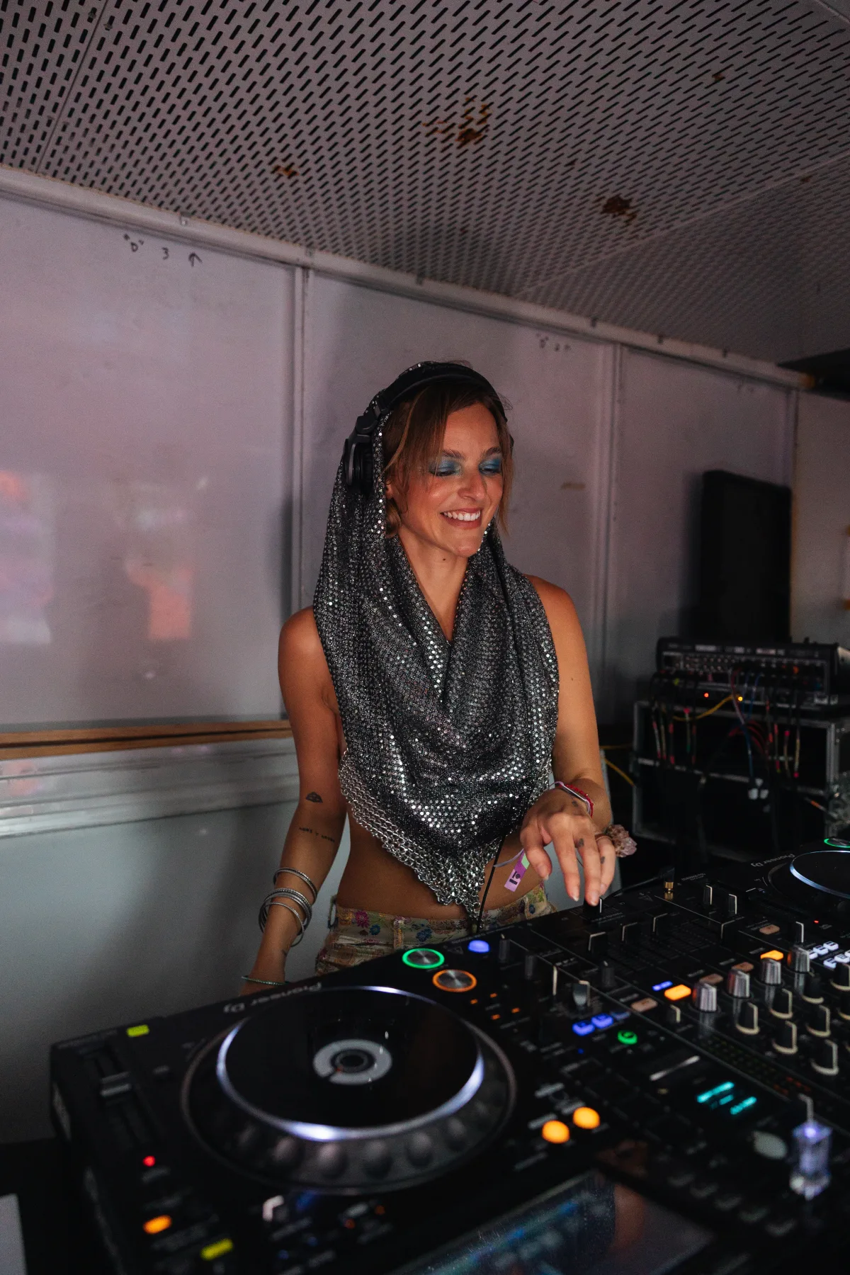 Rebecca Lasmar at EDC Mexico 2025, photographed by Ludovic Delot