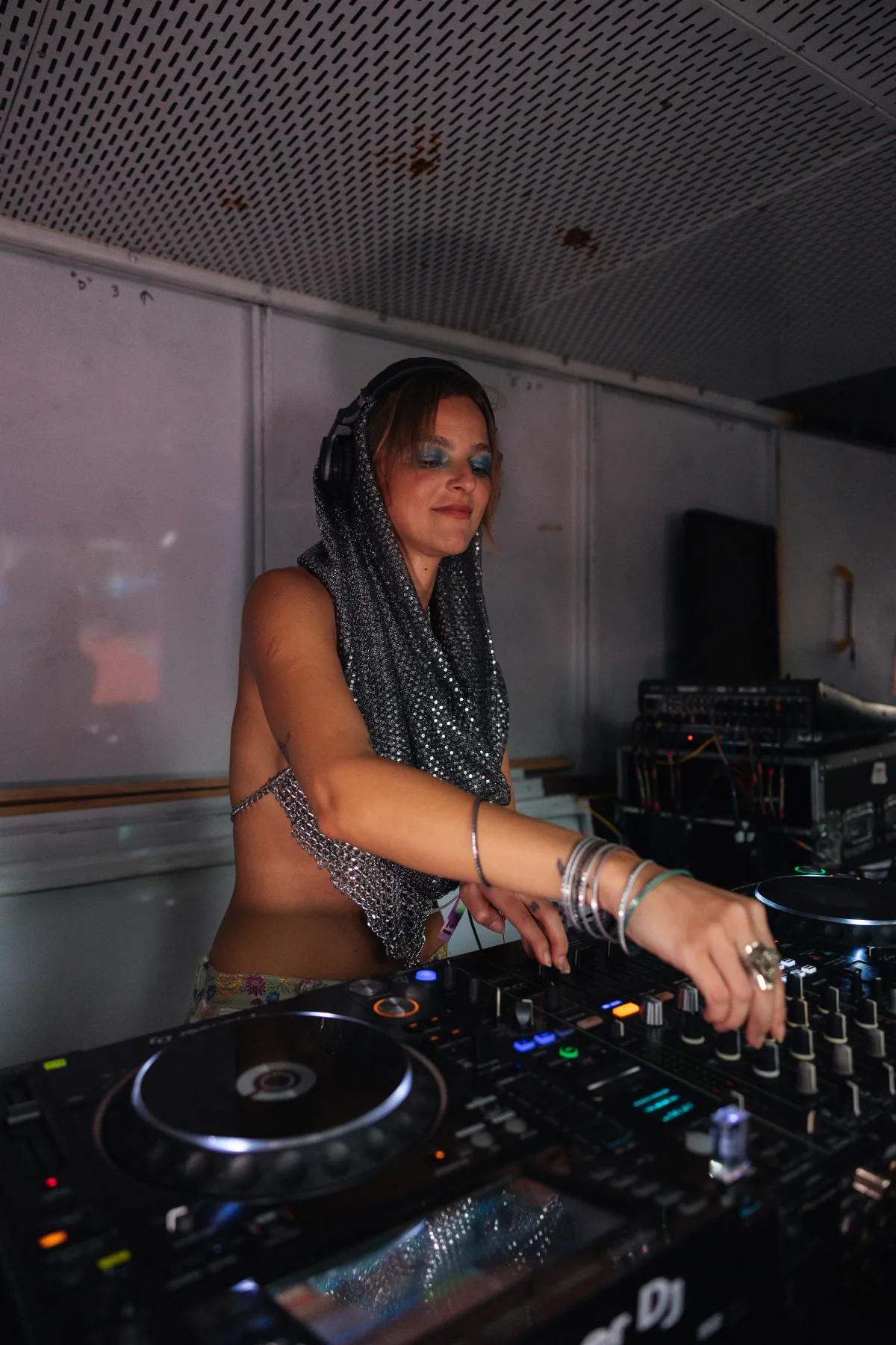 Rebecca Lasmar at EDC Mexico 2025, photographed by Ludovic Delot