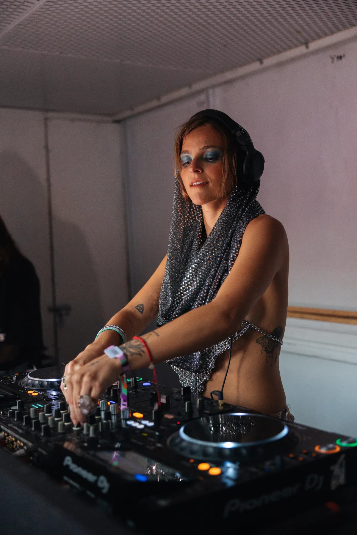Rebecca Lasmar at EDC Mexico 2025, photographed by Ludovic Delot