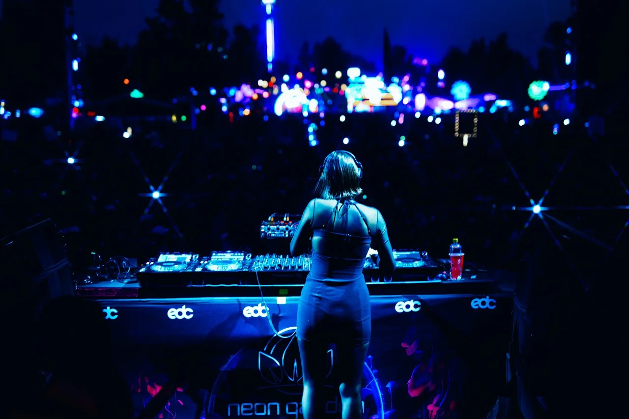 Sara Landry performing at EDC Mexico · 2024, photographed by Ludovic Delot
