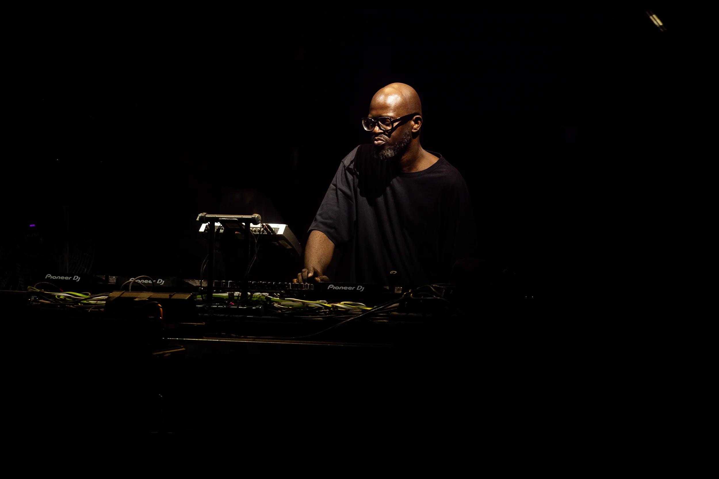 Black Coffee performing at Vaivén 2024 in Mexico, photographed by Ludovic Delot · frame 1