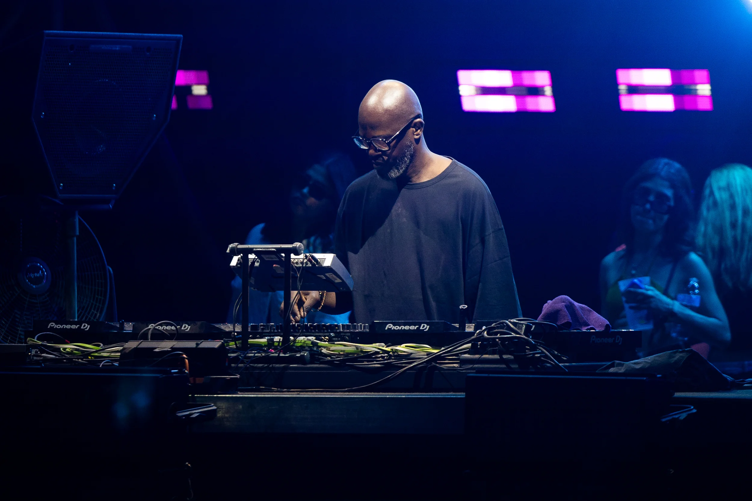 Black Coffee performing at Vaivén 2024 in Mexico, photographed by Ludovic Delot · frame 3