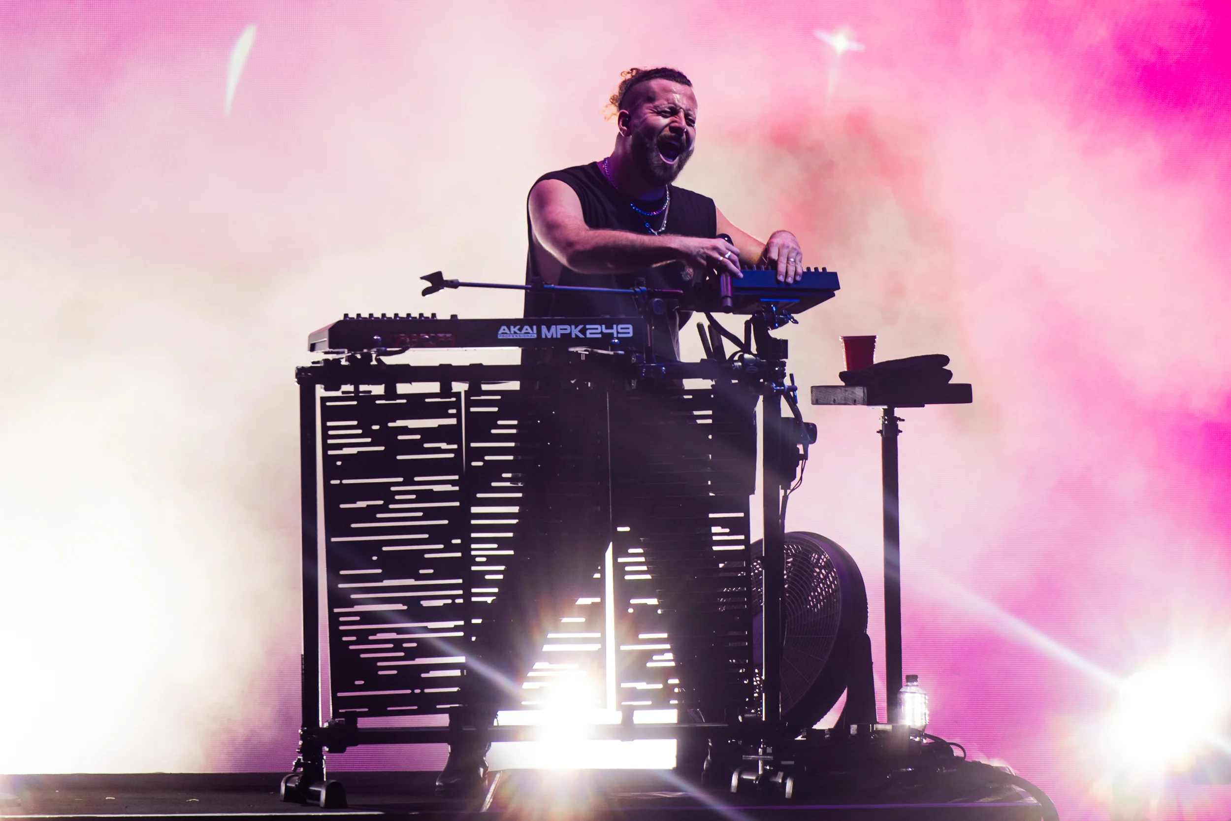 Elderbrook performing at Vaivén 2024 in Mexico, photographed by Ludovic Delot · frame 59