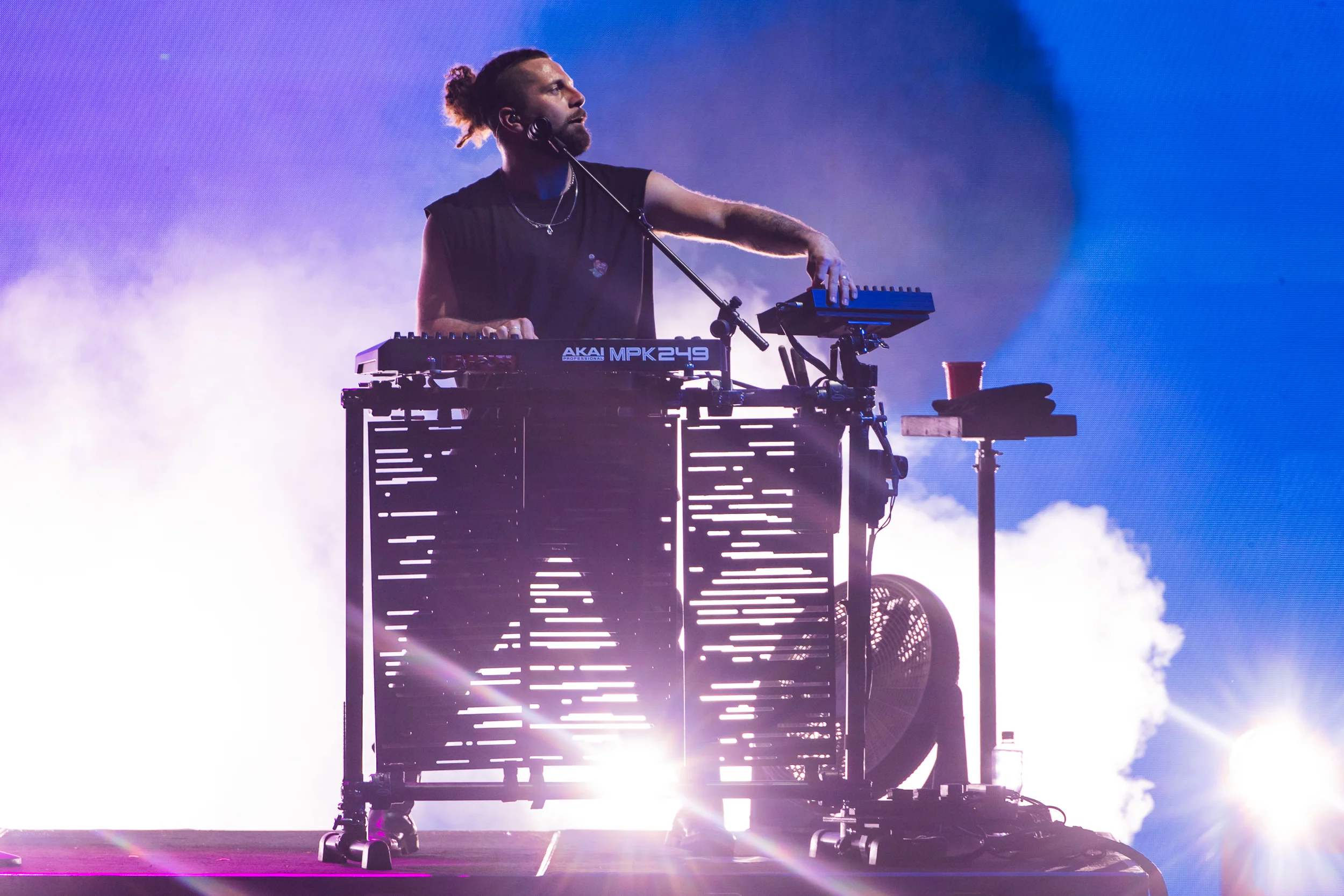 Elderbrook performing at Vaivén 2024 in Mexico, photographed by Ludovic Delot · frame 60