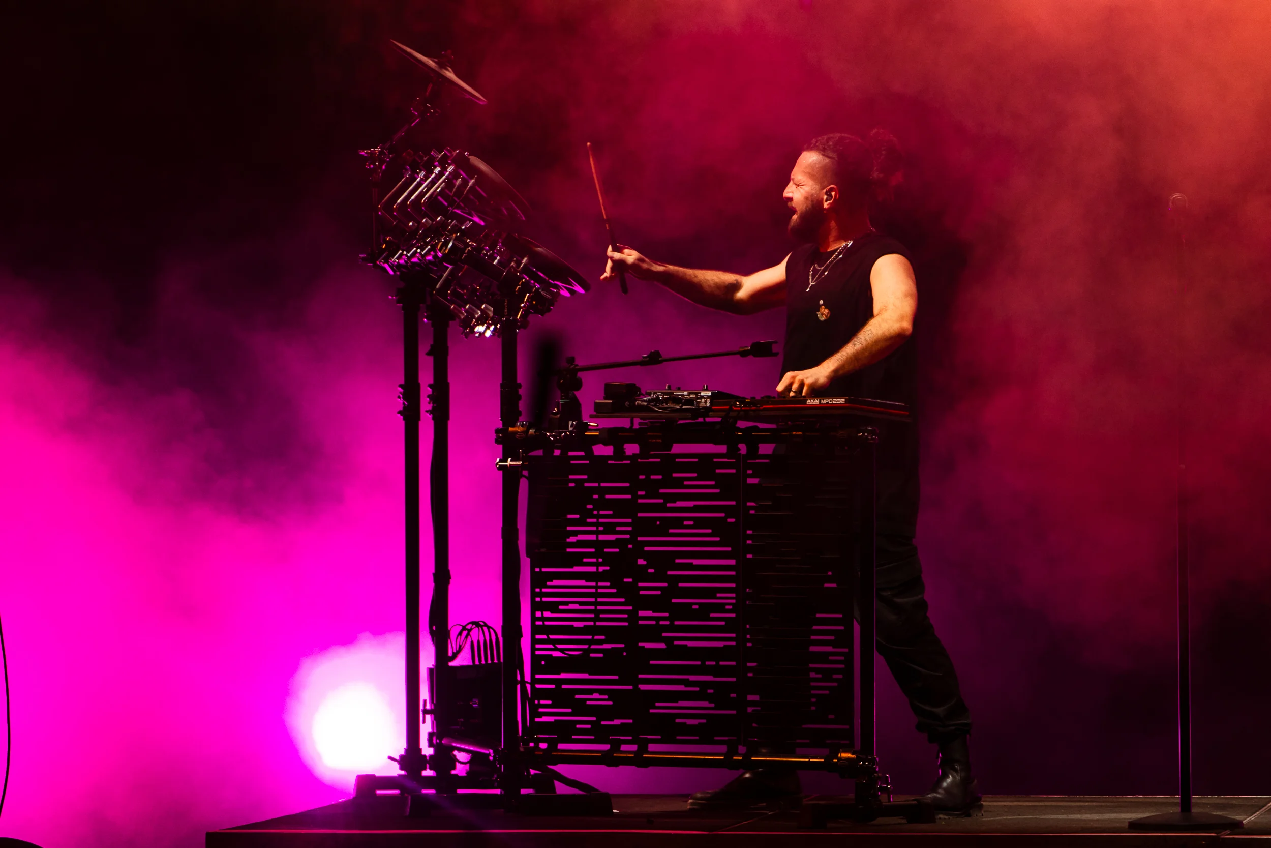 Elderbrook performing at Vaivén 2024 in Mexico, photographed by Ludovic Delot · frame 64