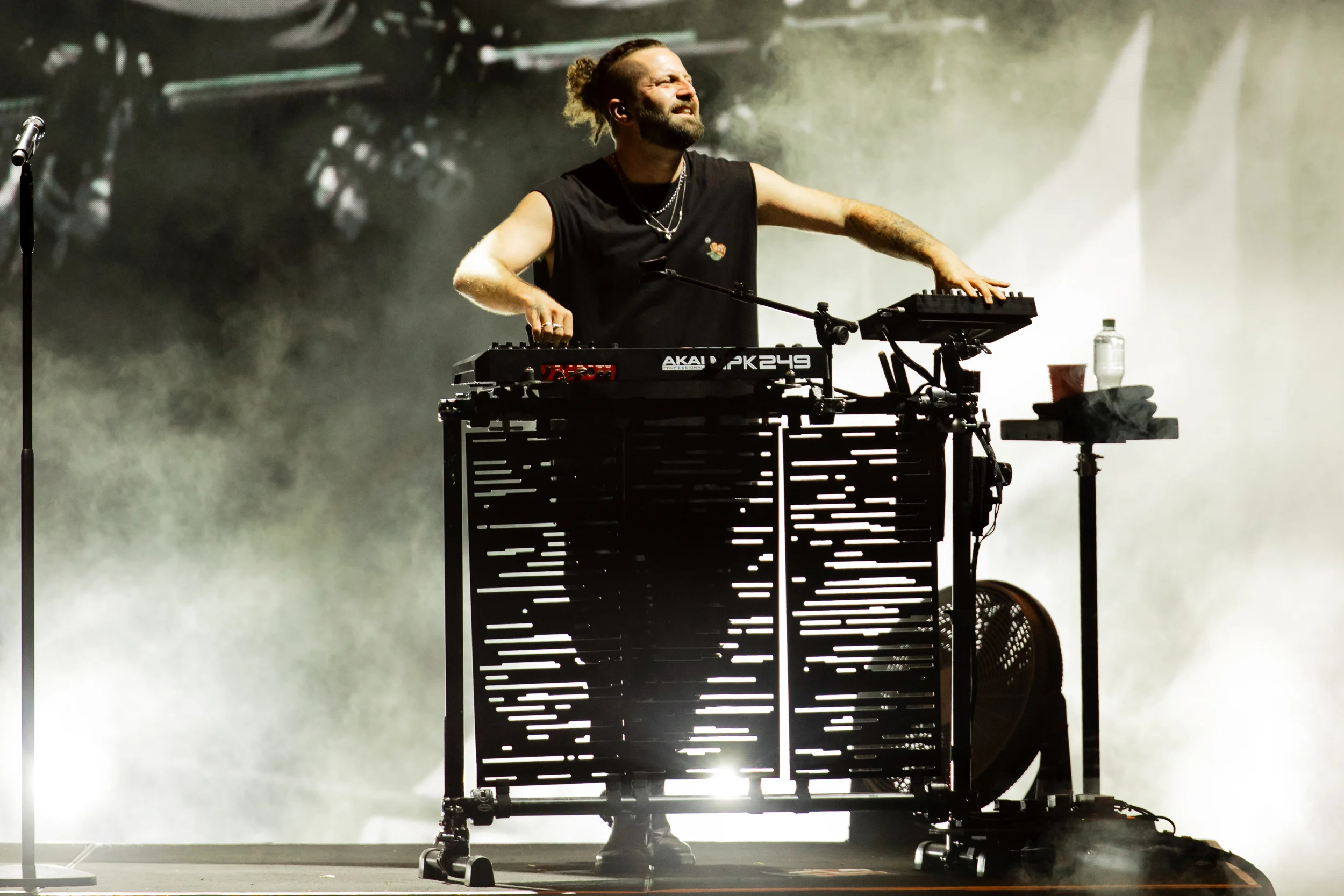 Elderbrook performing at Vaivén 2024 in Mexico, photographed by Ludovic Delot · frame 69
