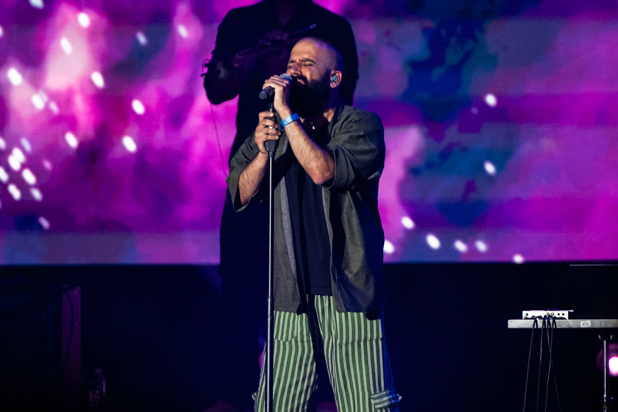 Capital Cities performing at Vaivén 2024 in Mexico, photographed by Ludovic Delot · frame 99
