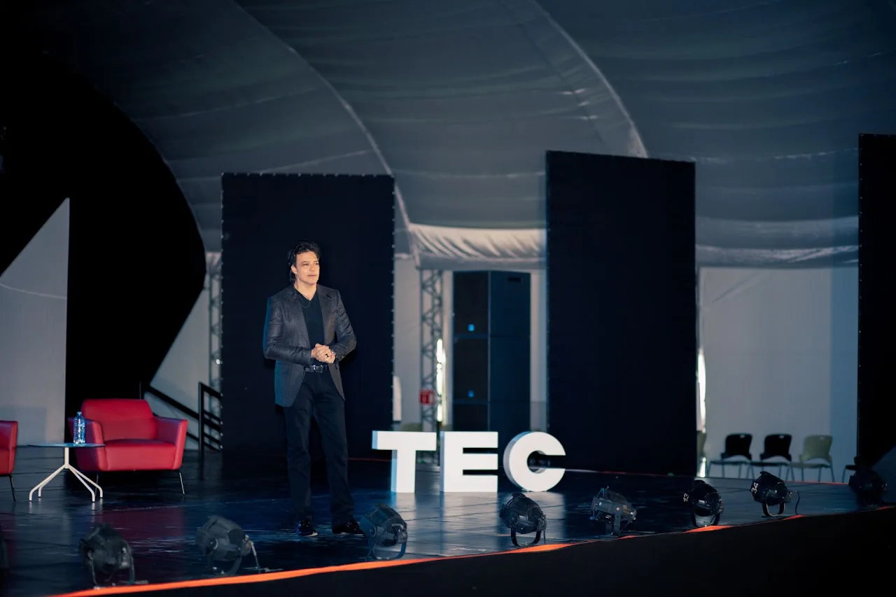 Rodrigo Herrera at Tecnológico de Monterrey, photographed by Ludovic Delot