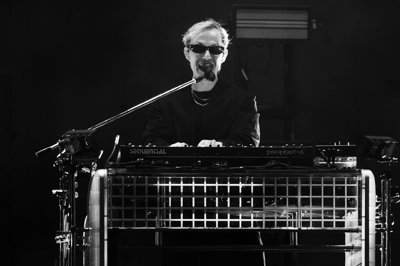 RÜFÜS DU SOL performing at Palacio de los Deportes in Mexico City, photographed by Ludovic Delot