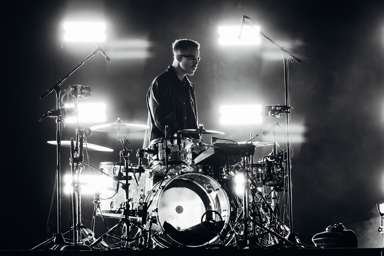 RÜFÜS DU SOL performing at Palacio de los Deportes in Mexico City, photographed by Ludovic Delot